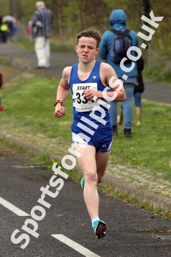 Boys and girls under-15s, Elswick Good Friday Road Races. Photo: David T. Hewitson/Sports for All Pics